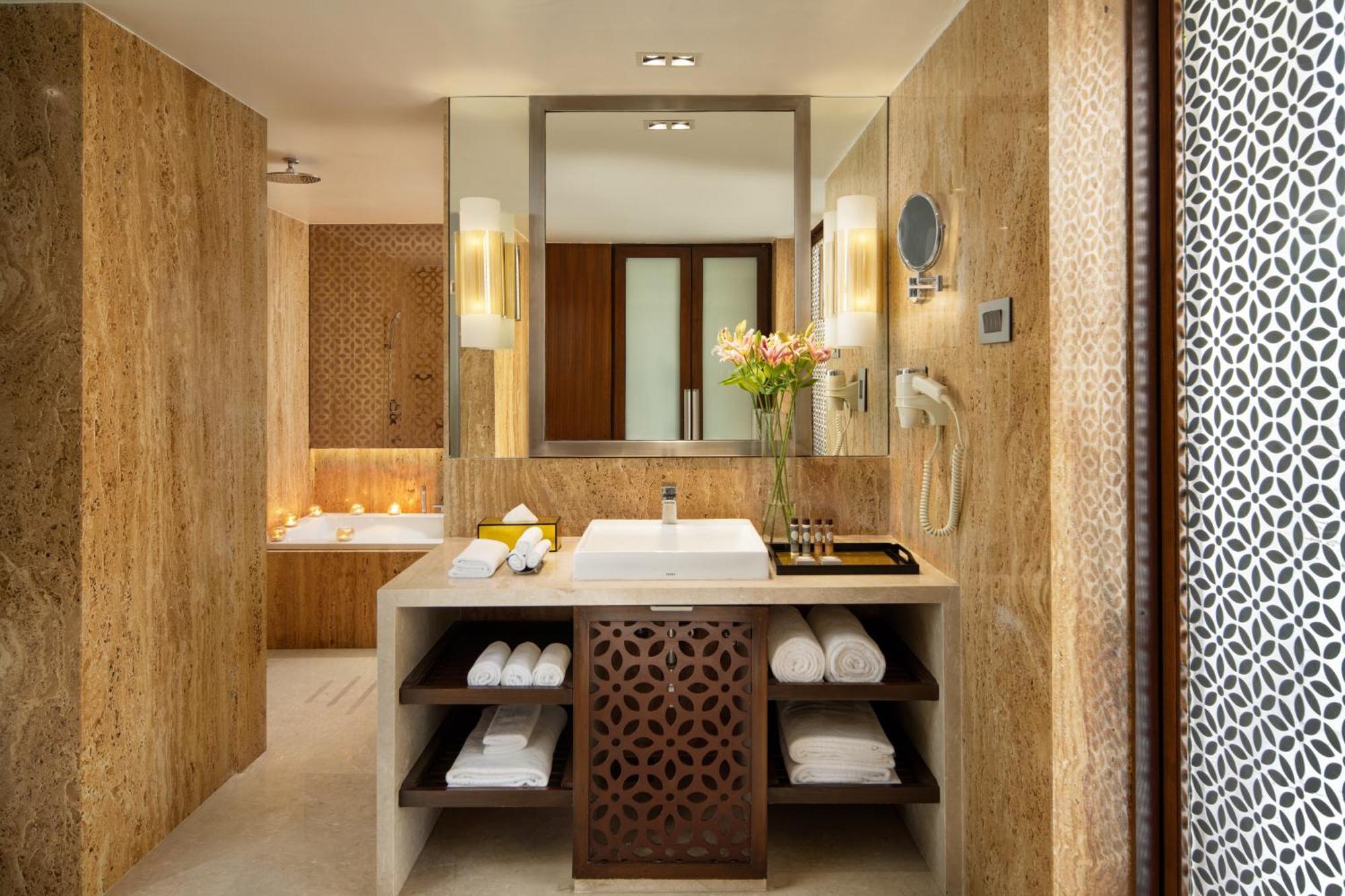 Wow Crest, Indore - Ihcl Seleqtions Bagian luar foto